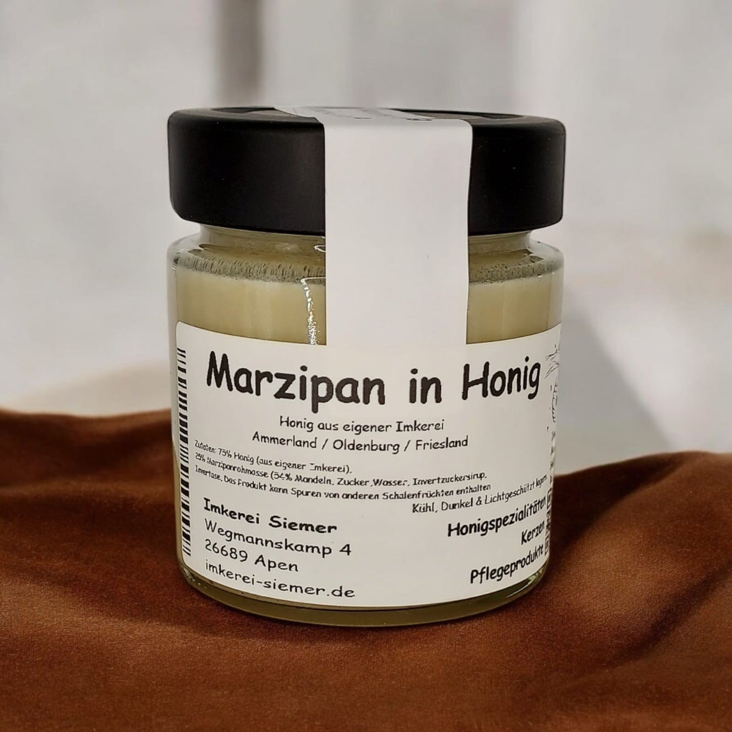 Marzipan in Honig